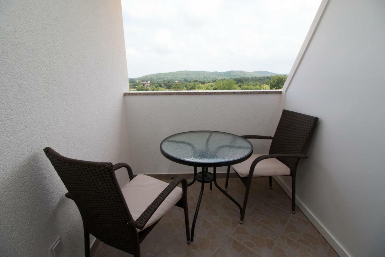 רוביני Nice Place מראה חיצוני תמונה